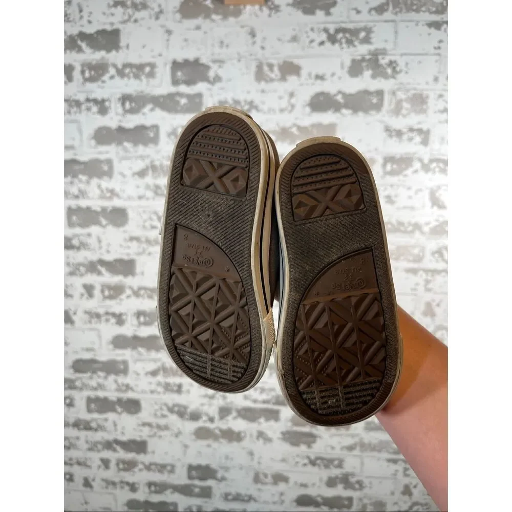 Converse | infant size 8 gray lace up sneakers